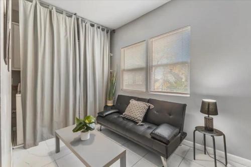 PetFriendly 2BR Convenient to Stadium&Downtown - ctd near Crown Hill Temető
