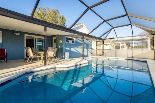 13 Mins From Disney Arcade, Private Pool, & Themed Rooms 13 Mins From Disney Arcade, Private Pool, & Themed Rooms