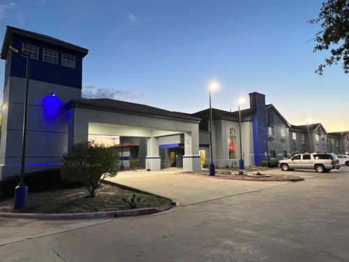 Americas Best Value Inn & Suites Haltom City Ft. Worth in Haltom