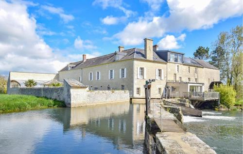 Beautiful Home In Vienne-en-bessin With Kitchenette - Location saisonnière - Vienne-en-Bessin