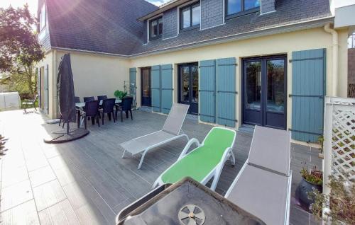 Three-Bedroom Apartment 0 in Concarneau - image 4