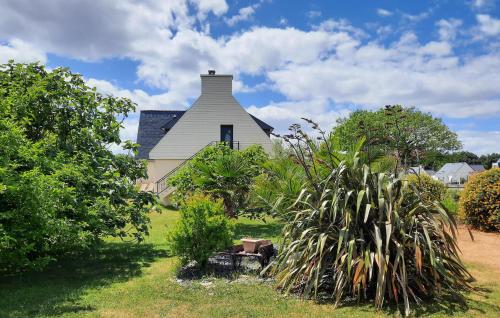 Three-Bedroom Apartment 0 in Concarneau - image 7
