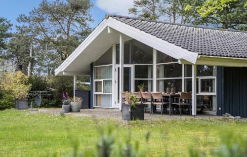 4 Bedroom Beautiful Home In Kalundborg