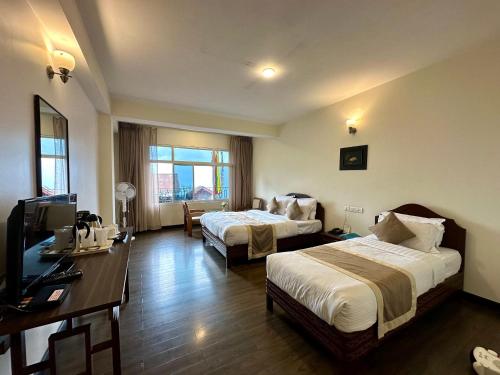 Deluxe Triple Room image 5