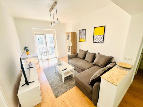 Peachy Stays 4-Bedroom Brand New Central Flat