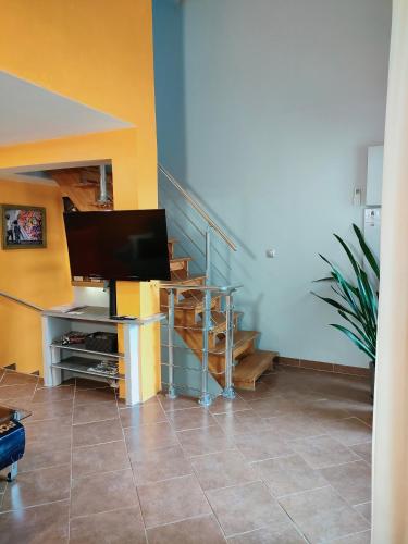 Közös társalgó / TV, La magnanerie colorée. (5 personnes, 3 chambres) (La magnanerie coloree. (5 personnes, 3 chambres)) in Ancone (Rhone-Alpes)