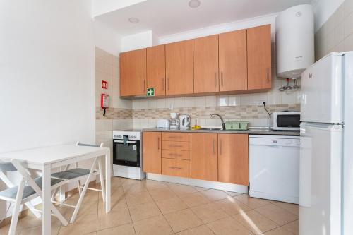BLife Salinya private rooms at N125 in Mandil
