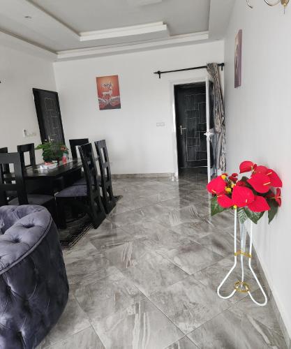 Magnifique appartement haut standing a Kotto, calme, propre, securise avec groupe electrogene et wif in 路波姆