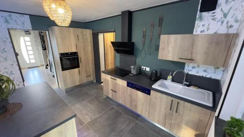 Maison Gite Chez Nounou sauna jacuzzi jardin arboré non clôturé (Maison Gite Chez Nounou sauna jacuzzi jardin arbore non cloture) in Zetting