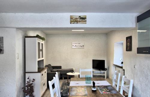 Seadmed, Haus am Burgring in Murlenbach