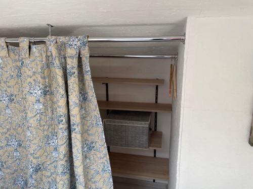 2 twin beds