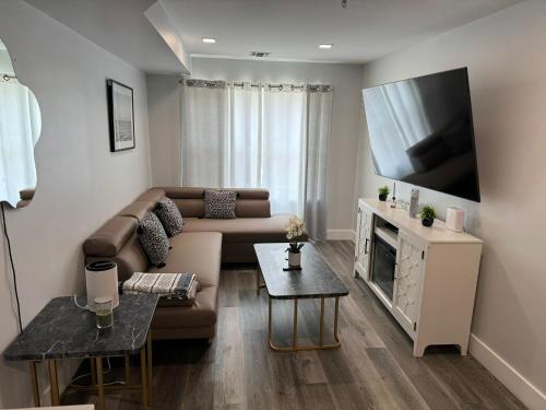 The Modern Suite - 2BR Close to NYC