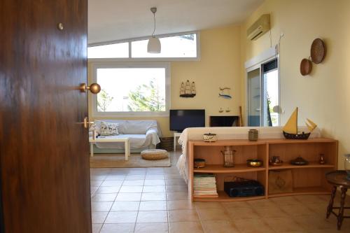 House in pines in front of the sea, Vourvourou (fotografie 7)
