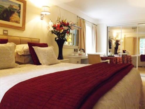 The Commodore Hotel – Instow