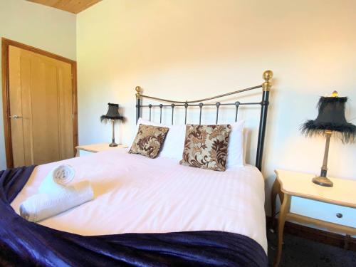 Cleish 7 With Private Hot Tub - Fife - Loch Leven - Lomond Hills - Pet Friendly in Bowershall
