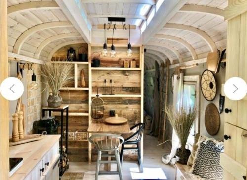 Entspannung im Zirkuswagen: außergewöhnliche und liebevoll eingerichtete Glamping-Unterkunft im Grünen in Geigant, Deutschland