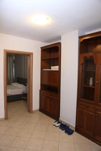 Ergi’s Host Apartment, Tirana (photo 8)