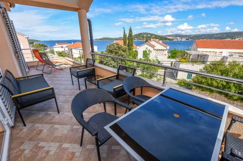 شرفة/ تراس, Apartments Ema in روجوزنيكا