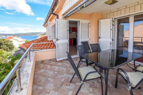 شرفة/ تراس, Apartments Ema in روجوزنيكا