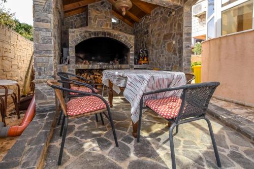 المرافق, Apartments Ema in روجوزنيكا