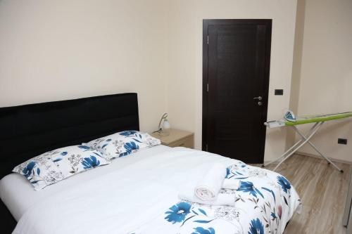 Ergi’s Host Apartment, Tirana (photo 9)