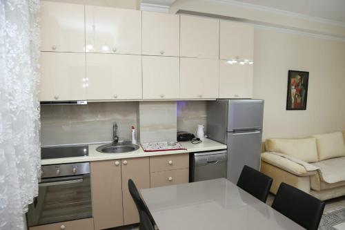 Ergi’s Host Apartment, Tirana (photo 5)