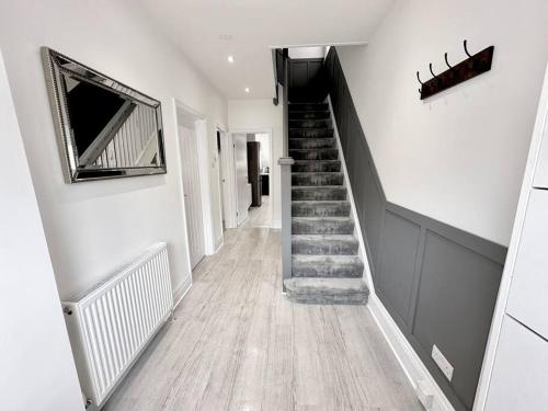 Entrance, Fabulous and Relaxing Holiday Sand Beach and Sun in Bournemouth Suburbs