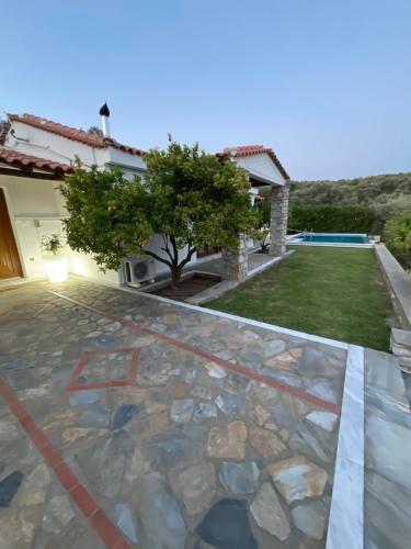 Four-Bedroom Villa with Private Pool image 4