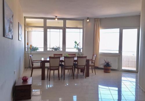 Maria's urban seaview apartments 3
