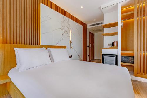 Dulcet Hotel Room Type - Budget Double Room