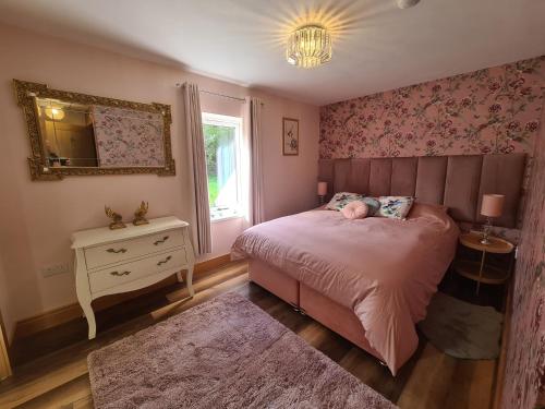 The Nest by Blake view holidays, a peaceful boutique retreat, 3 miles from Ennerdale- small twin or  in Ennerdale
