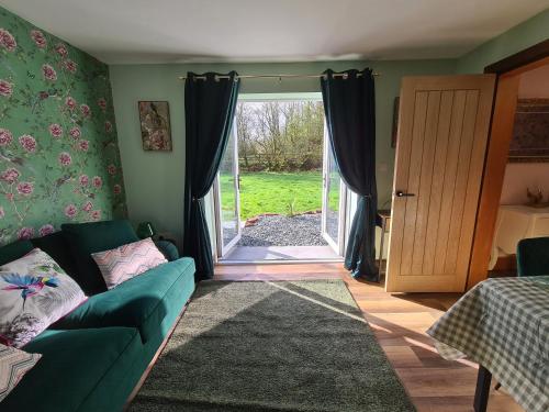 The Nest by Blake view holidays, a peaceful boutique retreat, 3 miles from Ennerdale- small twin or  in Ennerdale