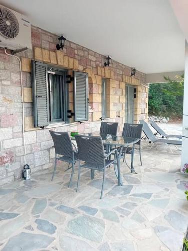 Sofia's summer house in Vasilitsi