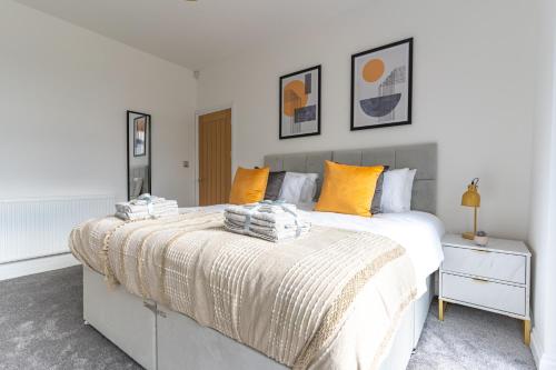 Luxury 4 Bed House Near Birmingham Sleeps 10 Free Parking Fast WiFi, Birmingham (photo 11)