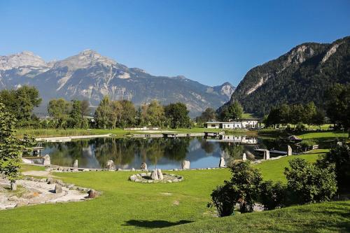 AlpenLuxus' IRMIS Zillertalblick with cosy living area and car park