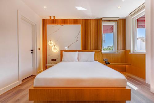 Dulcet Hotel 3