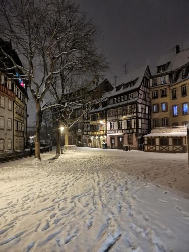 Chambre dans appartement - Pension de famille - Colmar