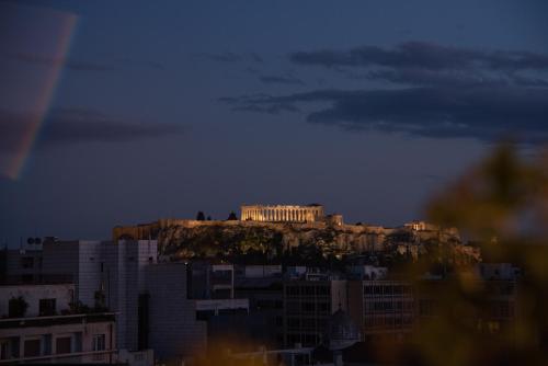 Private Rooftop - Acropolis view - Jacuzzi - Metro, Ateny (zdjęcie 7)
