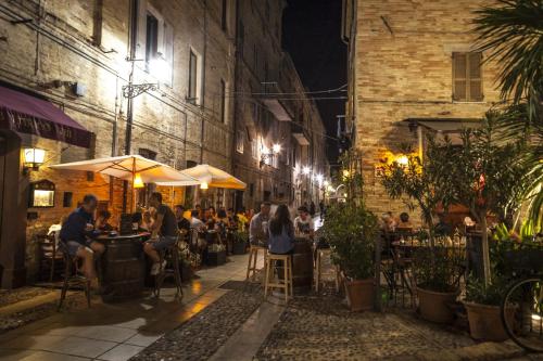 Ételek és italok, PROMO- 100 mt dal Mare- Relax-WiFi & AC in Porto San Giorgio