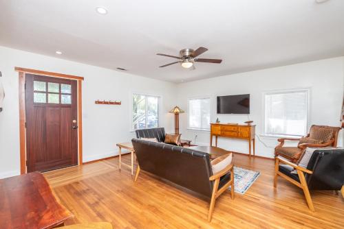 Vintage Beach Bungalow in Oceanside CA in Oceanside, USA