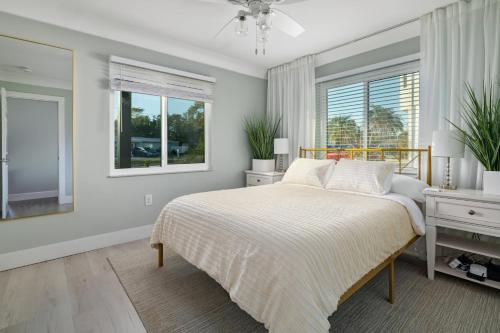 NEW Dog Paradise - Near the Beach IMG & Downtown in Bradenton, USA