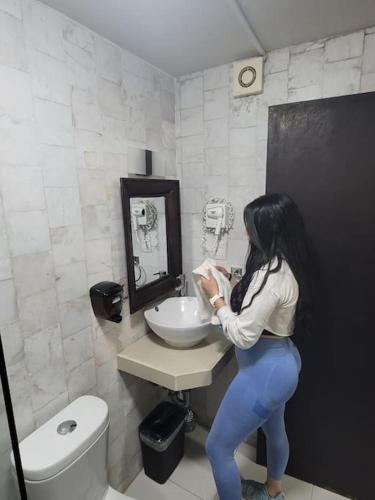 Suite con 2 recamaras,2mini splits, Parking Wifi 100 mb, cocina