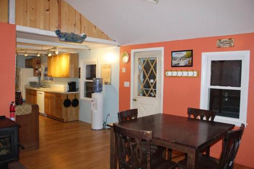 Riverfront Property in NRG National Park near Sandstone Falls- Wi-Fi, Pet-Friendly