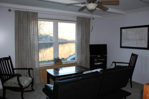 Riverfront Property in NRG National Park near Sandstone Falls- Wi-Fi, Pet-Friendly