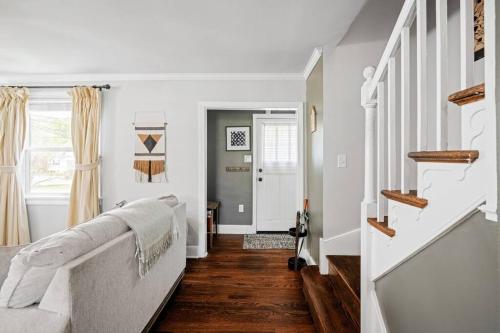 Private House + Yard Central Location to all RVA Private House + Yard Central Location to all RVA