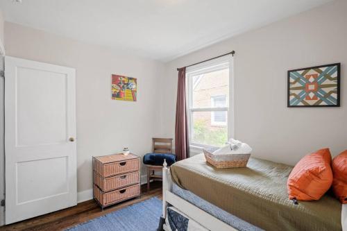 Private House + Yard Central Location to all RVA Private House + Yard Central Location to all RVA