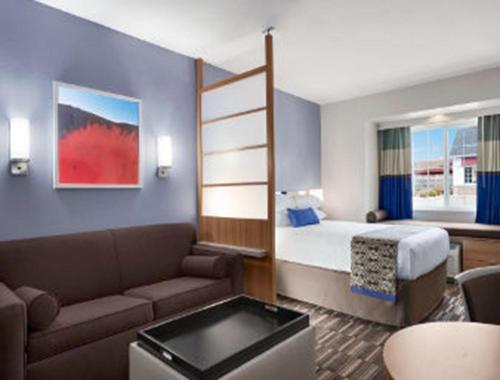 Microtel Inn & Suites by Wyndham Altoona