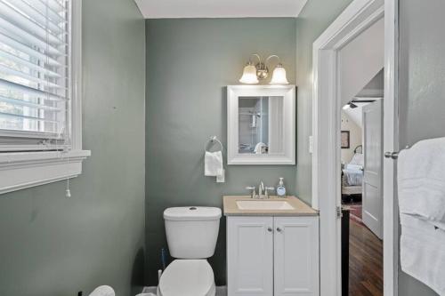 Private House + Yard Central Location to all RVA Private House + Yard Central Location to all RVA