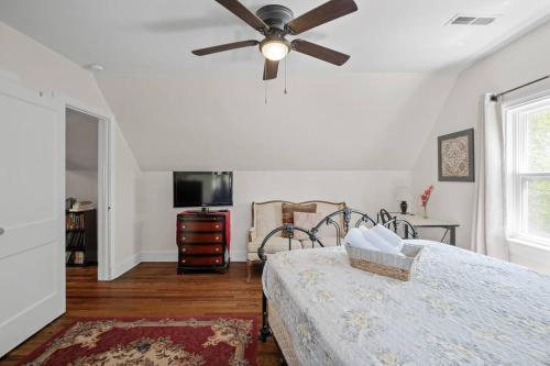 Private House + Yard Central Location to all RVA Private House + Yard Central Location to all RVA