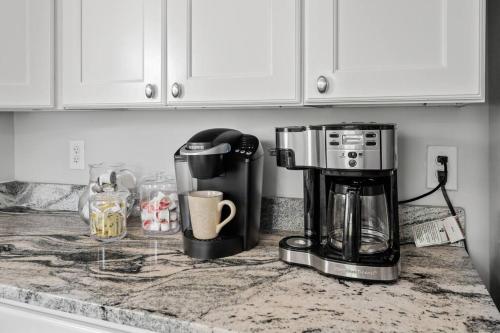 Private House + Yard Central Location to all RVA Private House + Yard Central Location to all RVA